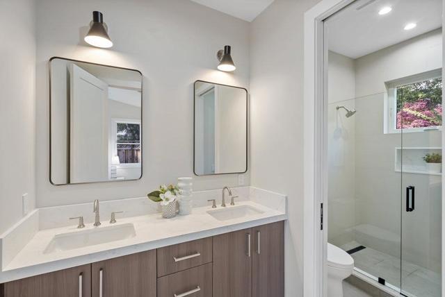1303 American Way, Menlo Park CA: https://media.crmls.org/mediaz/96accae0-0355-4c40-bd68-a2baa04a5672.jpg