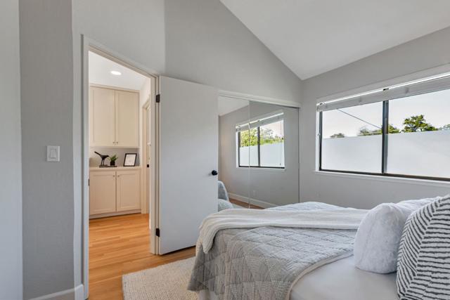 220 Milbrae Lane, Los Gatos CA: https://media.crmls.org/mediaz/96acdc0f-7b37-4401-97ee-07a65591ce30.jpg