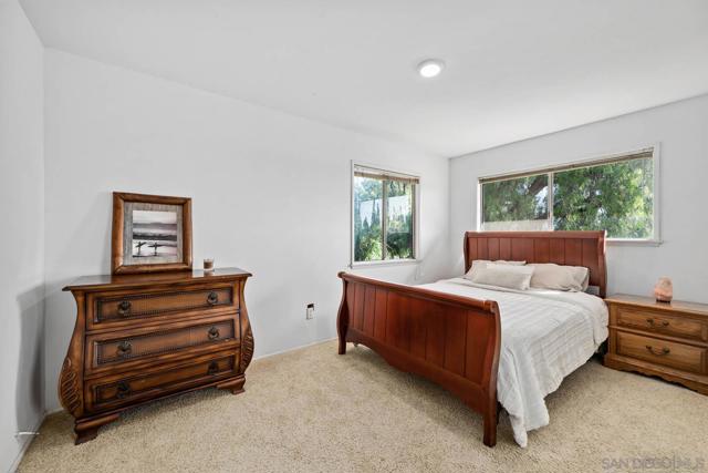 2231 Oak Hill Dr, Escondido CA: https://media.crmls.org/mediaz/96acf418-3de2-401f-a947-95b9ffbb4028.jpg