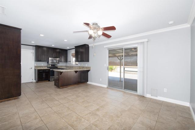 1355 Franklin Lane, Ramona CA: https://media.crmls.org/mediaz/96acf4ec-efaf-43ce-82bb-442968339e24.jpg