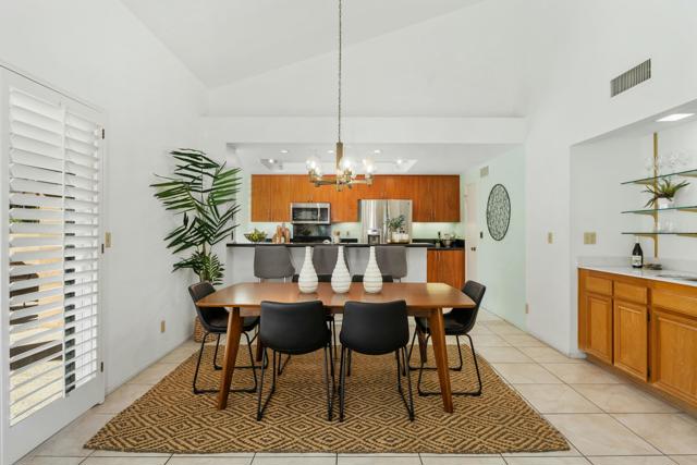 73481 Poinciana Place, Palm Desert CA: https://media.crmls.org/mediaz/96ad31d7-fbb7-4cc6-9ece-07d4e76eb1a5.jpg
