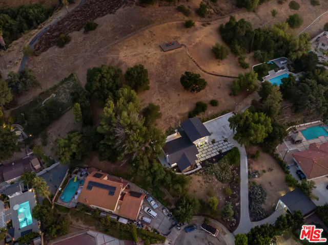 9425 Gierson Avenue, Chatsworth CA: https://media.crmls.org/mediaz/96ad4691-1847-4717-9126-2274c9f841d0.jpg