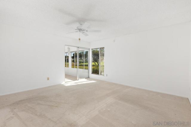 12039 Caminito Cadena, San Diego CA: https://media.crmls.org/mediaz/96ad97ef-f3d0-4890-b797-fc9c9ff2cbe2.jpg