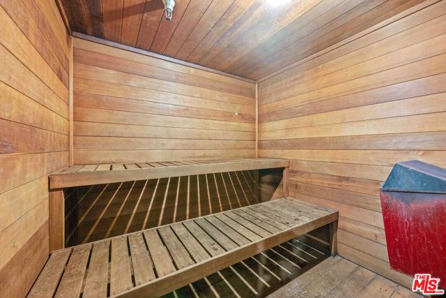 12801 Moorpark Street, Studio City CA: https://media.crmls.org/mediaz/96adba54-b8d9-49a1-9768-0b8e317ac734.jpg