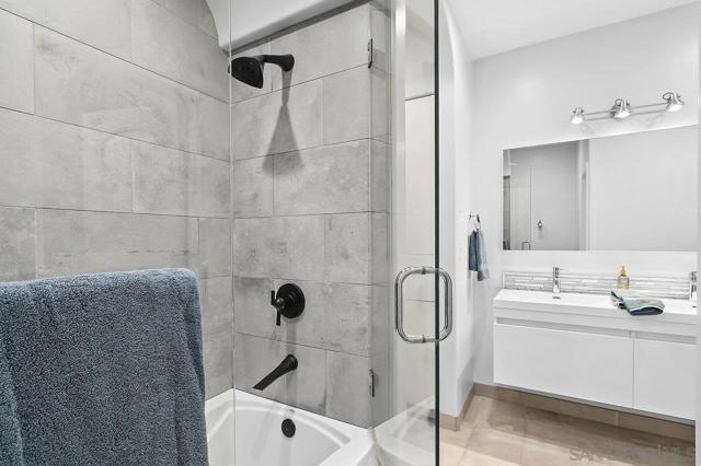 8931 Sunwood Dr, Santee CA: https://media.crmls.org/mediaz/96ae348e-366f-4a04-a8e2-288158d446ae.jpg