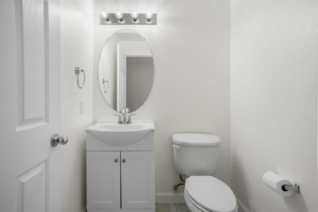 Detail Gallery Image 19 of 48 For 1 Corte Rossa, Lake Elsinore,  CA 92532 - 4 Beds | 2/1 Baths