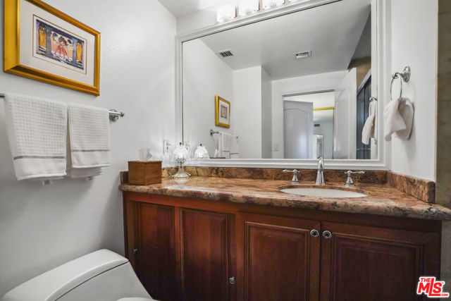 801 Ocean Avenue, Santa Monica CA: https://media.crmls.org/mediaz/96af23c9-9246-46d2-99b2-15d61bc7c9aa.jpg