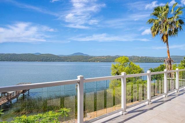 12340 Lakeshore Drive, Clearlake CA: https://media.crmls.org/mediaz/96b0c43d-55f9-434e-ba9f-b7e5223ec4fb.jpg