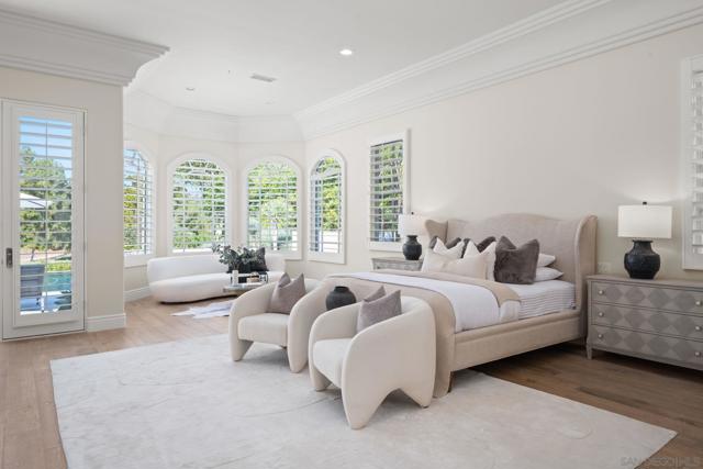5986 Greensview Ct, Rancho Santa Fe CA: https://media.crmls.org/mediaz/96b0ec86-61f1-487d-b9ff-575cbd5c7516.jpg