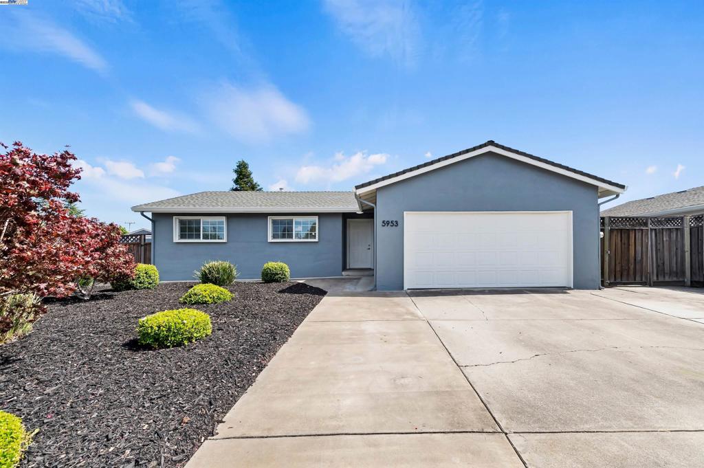 5953 Running Hills Ave