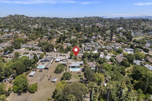 10705 Louisa Dr., La Mesa CA: https://media.crmls.org/mediaz/96b14e3b-2a39-4b2e-96f8-c81a20553077.jpg