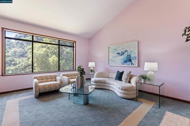 39 Mira Loma Rd, Orinda CA: https://media.crmls.org/mediaz/96b1c334-5d2b-4ba0-bd09-a7d182f32dbb.jpg