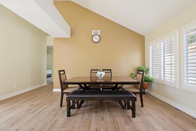 12027 Caminito Corriente, San Diego CA: https://media.crmls.org/mediaz/96b46d36-ced0-40ac-8238-afeee8309876.jpg