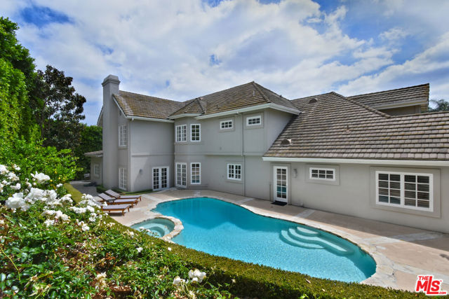 5449 S Rim Street, Thousand Oaks CA: https://media.crmls.org/mediaz/96b4a782-4d63-46c0-83e0-335e060980b2.jpg