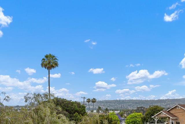 1826 Galveston St, San Diego CA: https://media.crmls.org/mediaz/96b4c8ea-0bba-4c55-85ef-0d7c5acfa73e.jpg