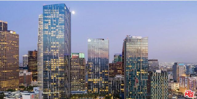 877 Francisco Street, Los Angeles CA: https://media.crmls.org/mediaz/96b56f9b-f81e-4cfa-8cdf-d9257ae60382.jpg