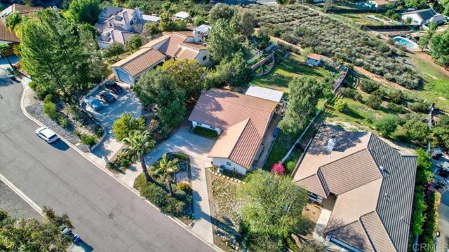 15720 Zeigler Court, Ramona CA: https://media.crmls.org/mediaz/96b62508-53b4-4e65-9d29-72aab4167638.jpg