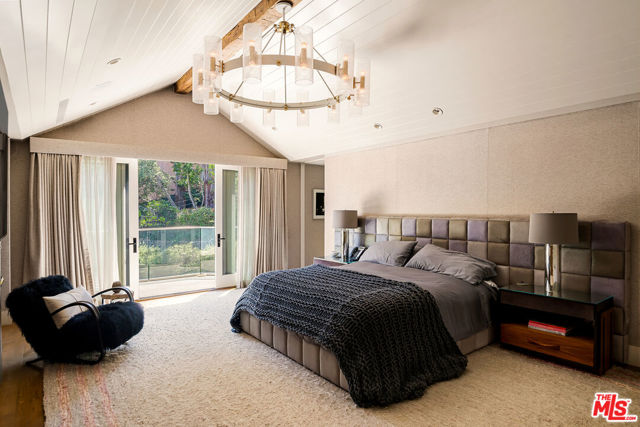 6 Bed Home for Sale in Los Angeles, California