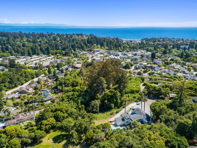 532 Moonrise Lane, Aptos CA: https://media.crmls.org/mediaz/96b74b4f-a22d-4993-bbbf-733e2393f643.jpg