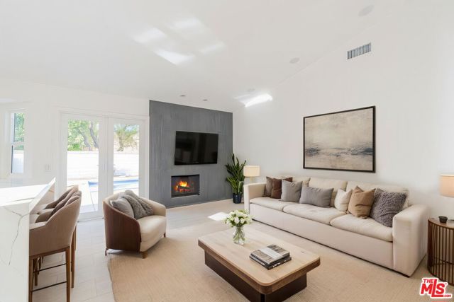Image 13 of 44 For 70725 Ironwood Drive