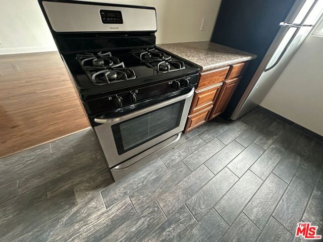 4035 Inglewood Boulevard, Los Angeles CA: https://media.crmls.org/mediaz/96b8220f-44d9-4936-bf52-6e90d73b8c8e.jpg