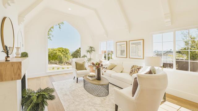 Detail Gallery Image 13 of 64 For 3951 Atascadero Dr, San Diego,  CA 92107 - 4 Beds | 3 Baths