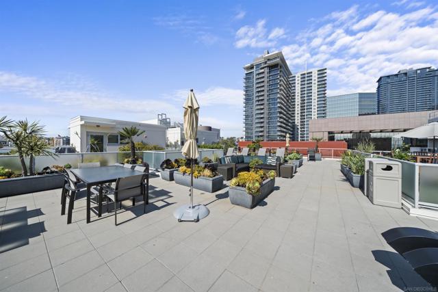 1431 Pacific Hwy, San Diego CA: https://media.crmls.org/mediaz/96b859af-b579-414f-a1eb-6bd65dddfe3f.jpg