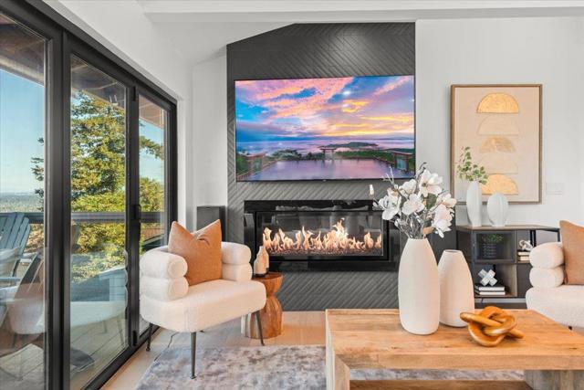 865 Somerset Court, San Carlos CA: https://media.crmls.org/mediaz/96b8a91d-ed1c-40aa-ba27-0492f4670cdf.jpg