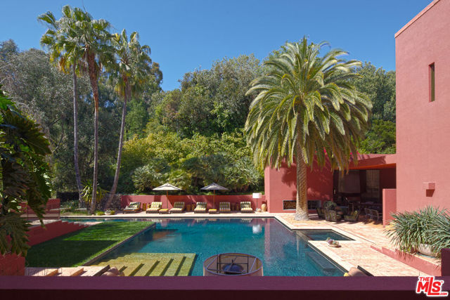 470 Layton Way, Los Angeles CA: https://media.crmls.org/mediaz/96b926a2-a96f-4769-8d54-d0527575e4b5.jpg