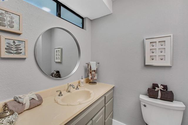 2560 Phelan Avenue, Hayward CA: https://media.crmls.org/mediaz/96b9912e-28e0-4927-9843-265020d3e574.jpg