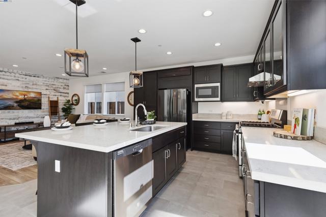 2209 Shiraz Cmn, Livermore CA: https://media.crmls.org/mediaz/96b996a3-81ab-4f7c-8973-9c3b6dee39c9.jpg