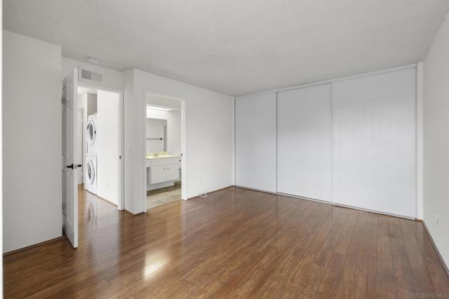 9140 Gramercy Dr, San Diego CA: https://media.crmls.org/mediaz/96b9d5b2-7f0f-408b-95f1-37fd84b771e6.jpg