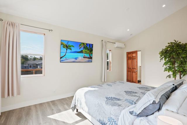 Detail Gallery Image 28 of 32 For 3749 Kingsley St, San Diego,  CA 92106 - 4 Beds | 4 Baths