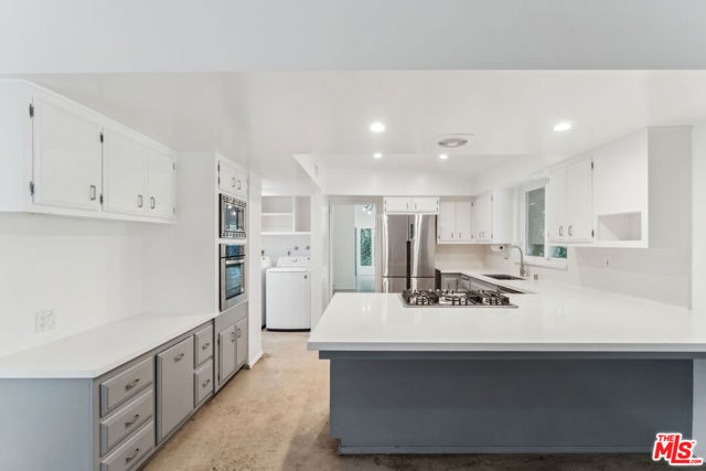 13443 Bayliss Road, Los Angeles CA: https://media.crmls.org/mediaz/96ba7028-342d-44e8-9556-9b67210b878f.jpg