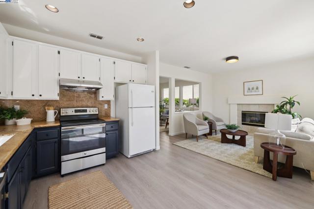 99 Elder Dr, Pacheco CA: https://media.crmls.org/mediaz/96bb1a5b-6c4c-41bf-9c0d-ff4e0f1fac66.jpg