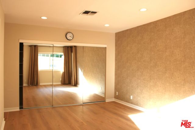 11502 Dona Teresa Drive, Studio City CA: https://media.crmls.org/mediaz/96bb9030-ea80-4ac6-aba6-ff2ca21ddbe9.jpg