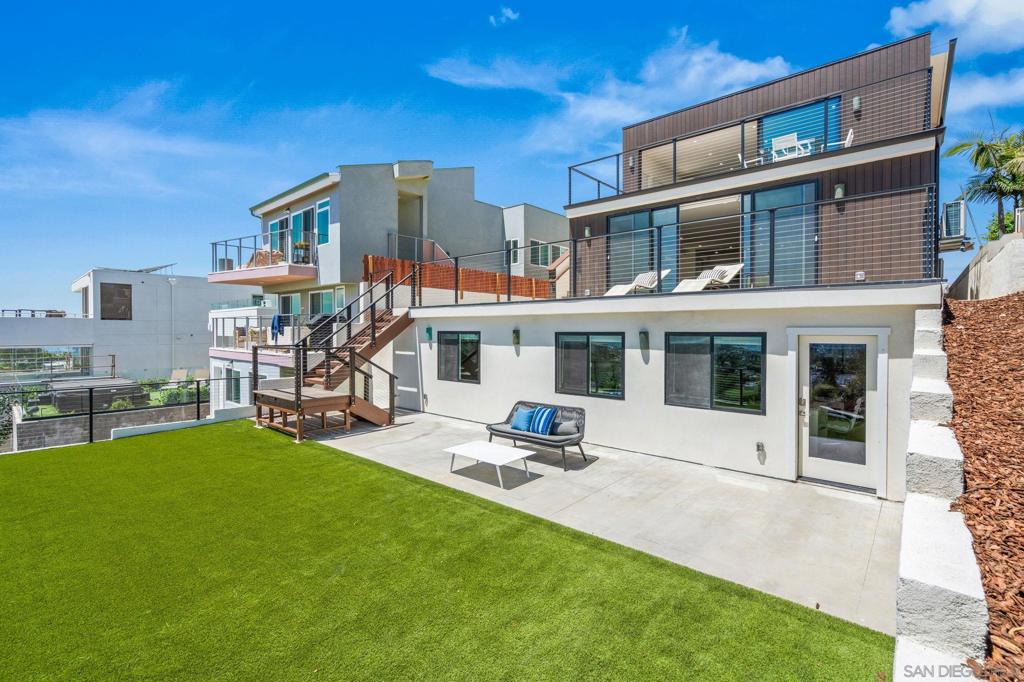 1251 Van Nuys St - photo 2