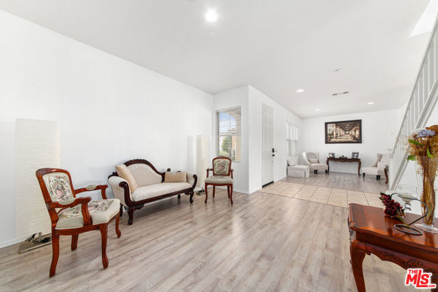 13041 Mesa Verde Way, Sylmar CA: https://media.crmls.org/mediaz/96bbd6c1-e8ea-4cec-ad47-f3ec05c6c640.jpg