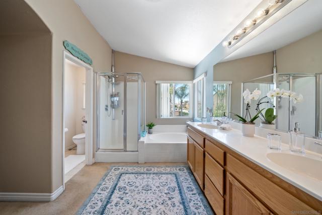 7387 Carrollton Pl, Corona CA: https://media.crmls.org/mediaz/96bc89dc-0d1c-4041-842e-f6e0749afcae.jpg