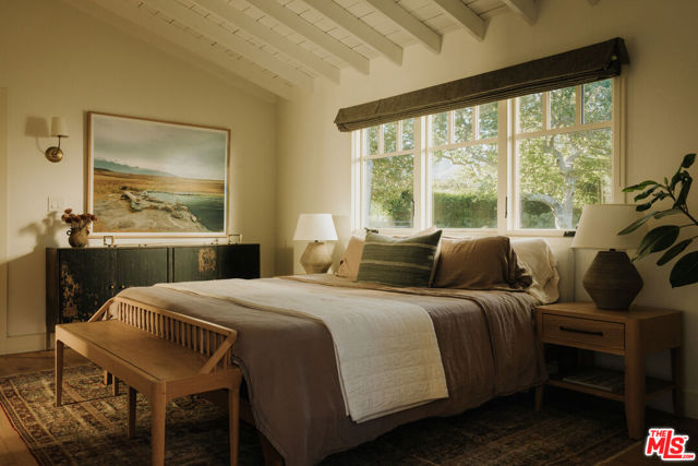 6172 Bonsall Drive, Malibu CA: https://media.crmls.org/mediaz/96bcd49a-fced-4d33-9df0-54f5e7bc5e83.jpg