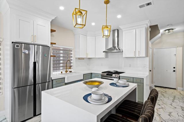 3585 Acacia St, San Diego CA: https://media.crmls.org/mediaz/96be740a-872d-480d-87a6-dc87e39a5c57.jpg