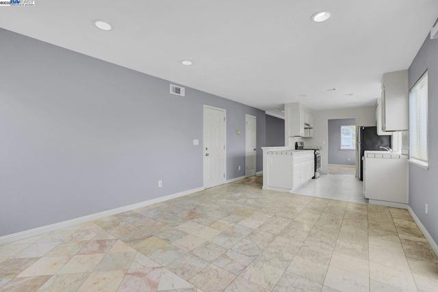 1618 Putnam St, Antioch CA: https://media.crmls.org/mediaz/96be894b-5584-4690-8938-10fe2cca7a9b.jpg