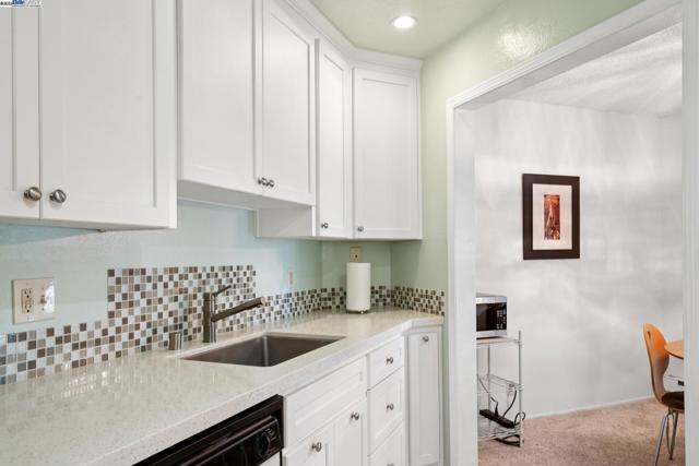 39490 Albany Cmn, Fremont CA: https://media.crmls.org/mediaz/96bea3d6-264c-4a18-bd2e-8e6eb597eee4.jpg