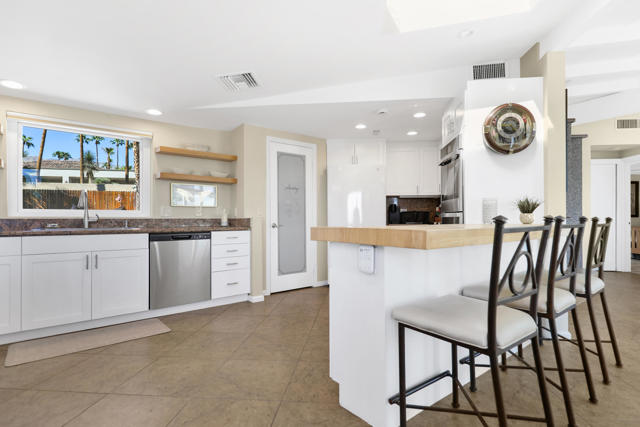 71529 Tangier Road, Rancho Mirage CA: https://media.crmls.org/mediaz/96bed5a8-8b2e-402d-823a-e3b36a2f3dd6.jpg