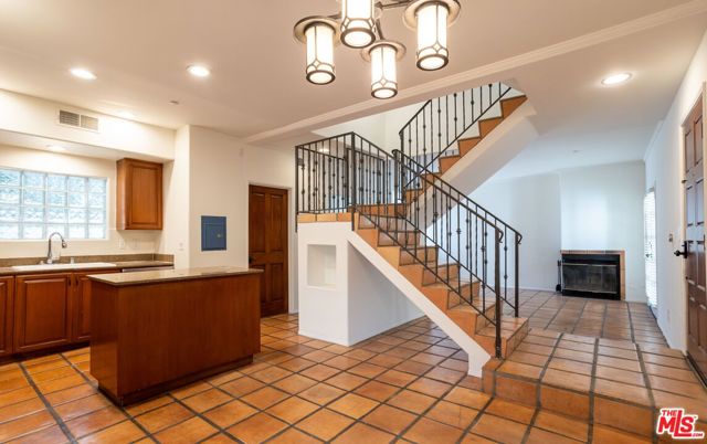 1320 N Harper Avenue, West Hollywood CA: https://media.crmls.org/mediaz/96bf3d5a-5f5a-4510-a60d-349e65935748.jpg