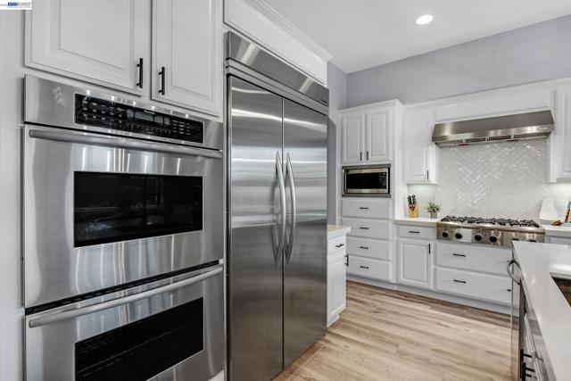 2170 Santa Croce Dr, Livermore CA: https://media.crmls.org/mediaz/96c1702d-fdad-4d68-bae4-13a788fdb9f3.jpg