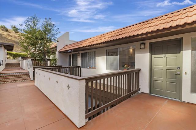 4074 Farm Hill Boulevard, Redwood City CA: https://media.crmls.org/mediaz/96c19f89-b21e-4826-8e65-4f501a4ad164.jpg