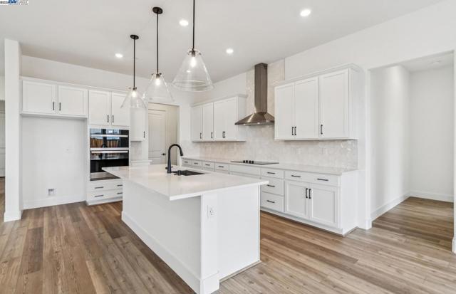 1552 Kasnak Drive, Manteca CA: https://media.crmls.org/mediaz/96c1f989-0cd2-489b-9f24-4dd20e961af0.jpg