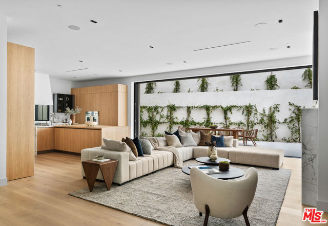 10950 Verano Road, Los Angeles CA: https://media.crmls.org/mediaz/96c2f04f-6569-4a5d-b52f-f628692d3085.jpg