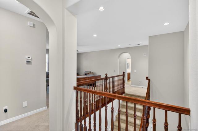 Image 45 of 73 For 18410 Lakepointe Dr